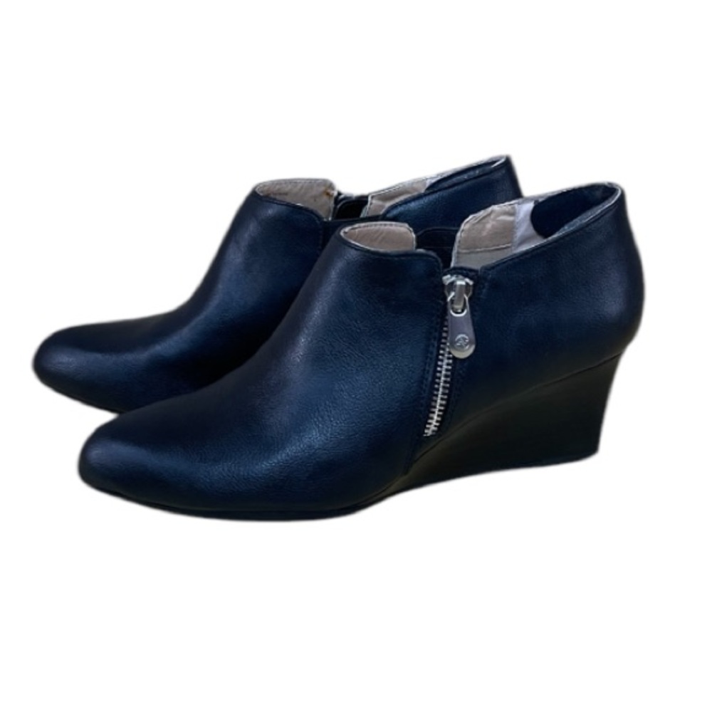 ADRIENNE VITTADINI Black Woman’s Wedge Heel Ankle Boots Size 8
